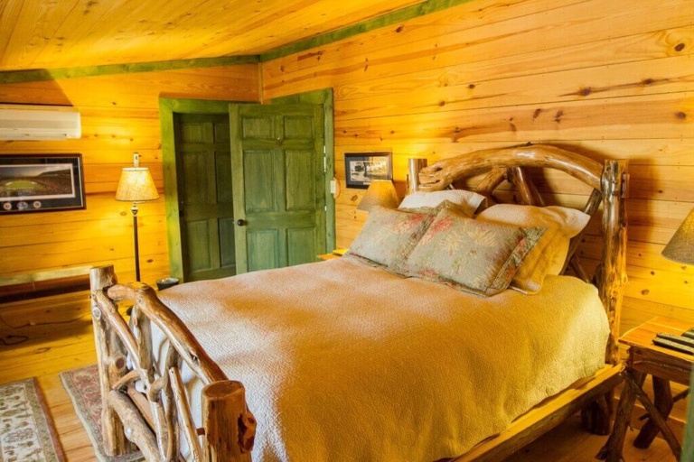 accom-cabin