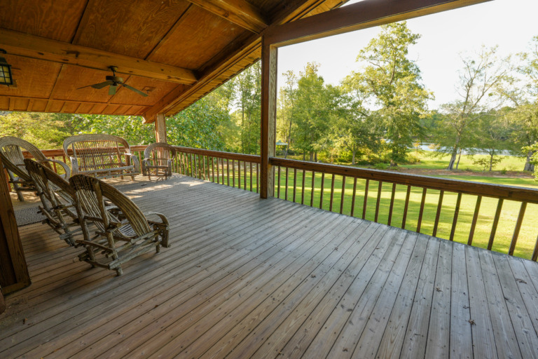 The upstairs balcony at the Crooked Oaks Lodge