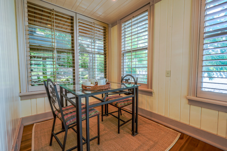 Dockside Cottage Dining Space