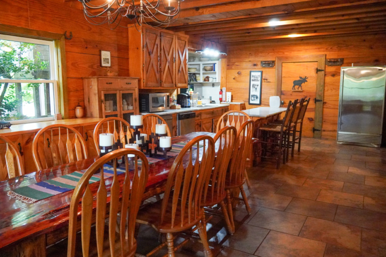 Crooked Oaks Lodge Dining Room and Kitchen